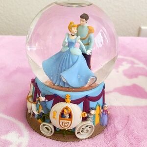 Disney Cinderella Snow Globe